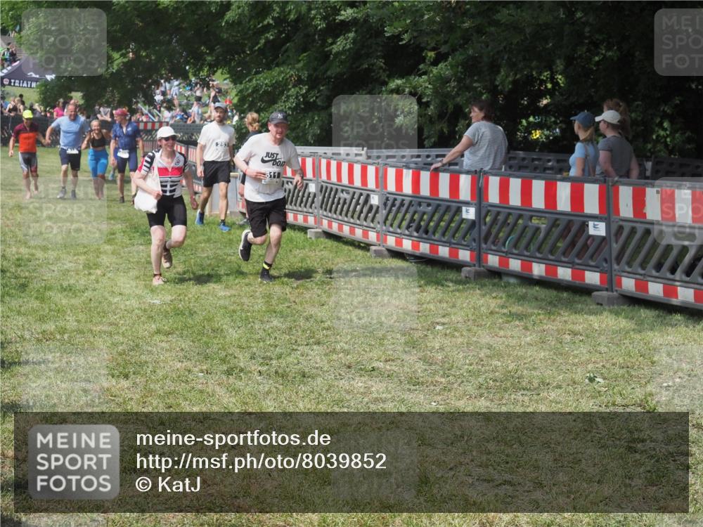 15.06.2025 - 27. Vierlanden-Triathlon KatJ http://msf.ph/oto/8039852 15.06.2025 11:37:28 Schwimmen  meine-sportfotos.de