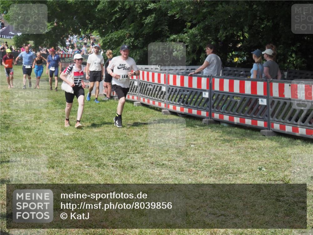 15.06.2025 - 27. Vierlanden-Triathlon KatJ http://msf.ph/oto/8039856 15.06.2025 11:37:28 Schwimmen  meine-sportfotos.de
