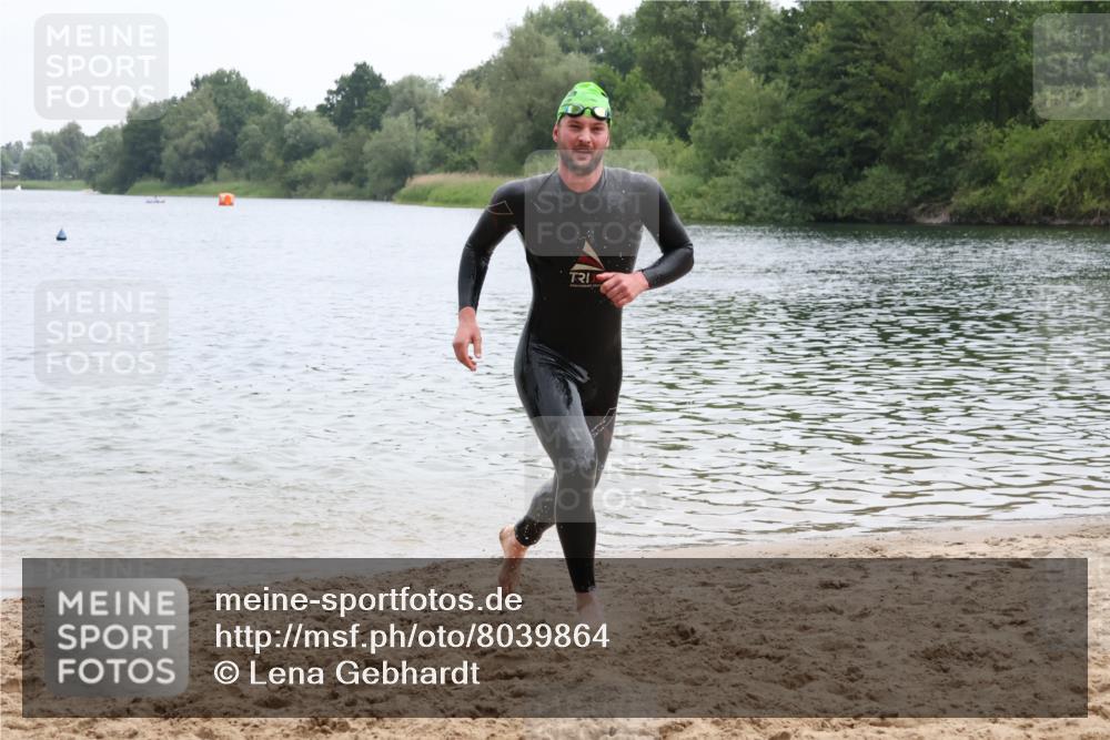 21.06.2025 - 27. Vierlanden-Triathlon Lena Gebhardt http://msf.ph/oto/8039864 15.06.2025 12:53:13 Schwimmen  meine-sportfotos.de
