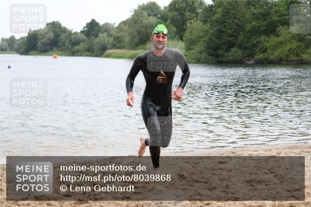 21.06.2025 - 27. Vierlanden-Triathlon Lena Gebhardt http://msf.ph/oto/8039868 15.06.2025 12:53:13 Schwimmen  meine-sportfotos.de