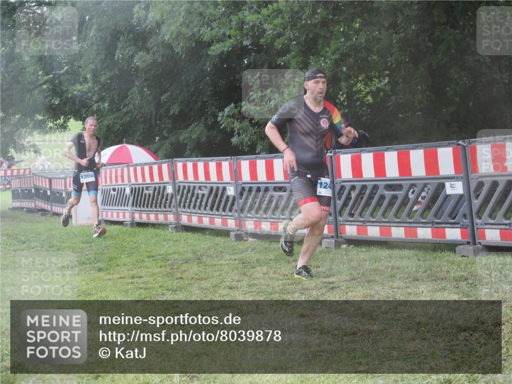 21.06.2025 - 27. Vierlanden-Triathlon KatJ http://msf.ph/oto/8039878 15.06.2025 14:25:03 Ziel 1246, 1306 meine-sportfotos.de