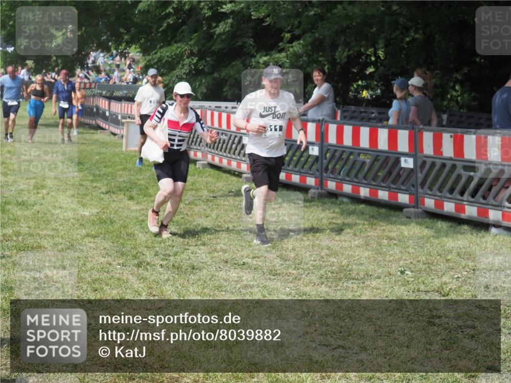 15.06.2025 - 27. Vierlanden-Triathlon KatJ http://msf.ph/oto/8039882 15.06.2025 11:37:29 Schwimmen  meine-sportfotos.de