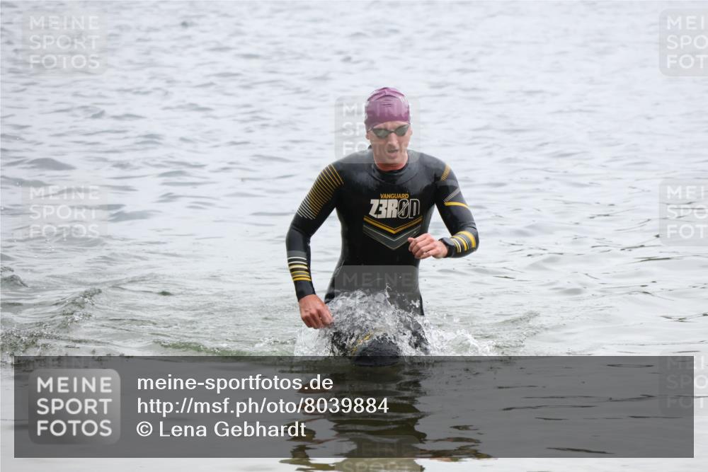 21.06.2025 - 27. Vierlanden-Triathlon Lena Gebhardt http://msf.ph/oto/8039884 15.06.2025 12:54:04 Schwimmen 1114, 1124, 1125, 1127, 1145, 1158 meine-sportfotos.de