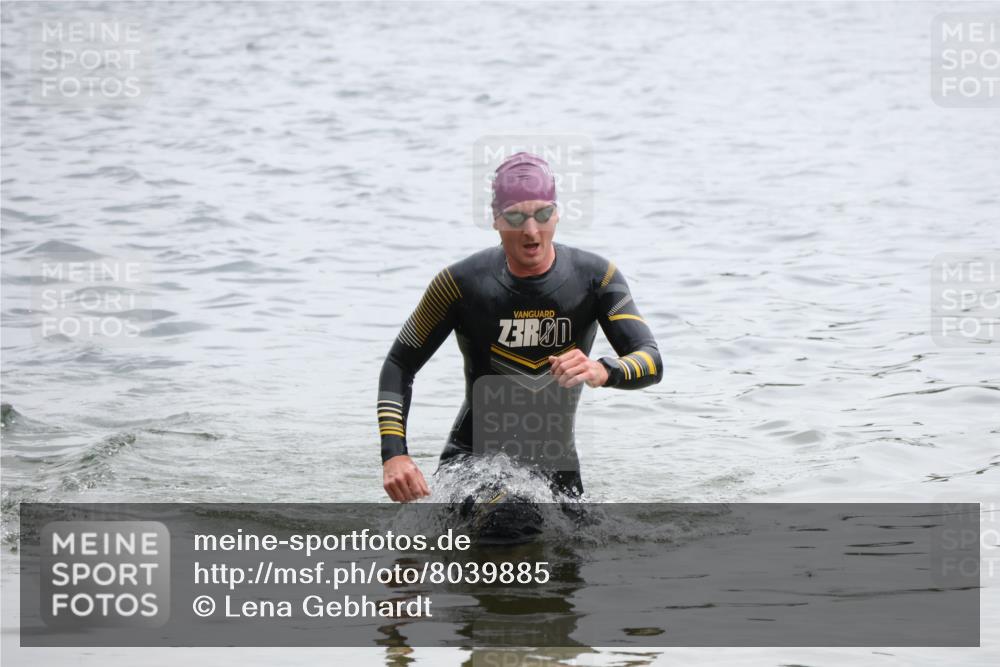 21.06.2025 - 27. Vierlanden-Triathlon Lena Gebhardt http://msf.ph/oto/8039885 15.06.2025 12:54:04 Schwimmen 1114, 1124, 1125, 1127, 1145, 1158 meine-sportfotos.de