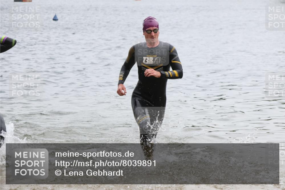 21.06.2025 - 27. Vierlanden-Triathlon Lena Gebhardt http://msf.ph/oto/8039891 15.06.2025 12:54:06 Schwimmen 1102, 1114, 1124, 1125, 1127, 1145, 1158 meine-sportfotos.de