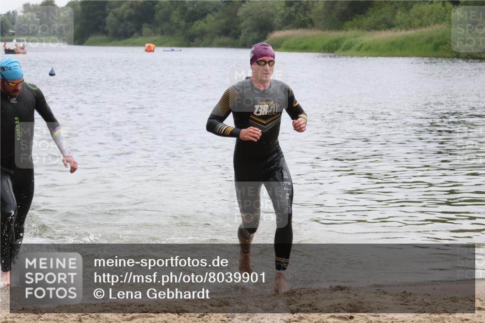 21.06.2025 - 27. Vierlanden-Triathlon Lena Gebhardt http://msf.ph/oto/8039901 15.06.2025 12:54:08 Schwimmen 1102, 1114, 1124, 1125, 1127, 1145, 1158 meine-sportfotos.de