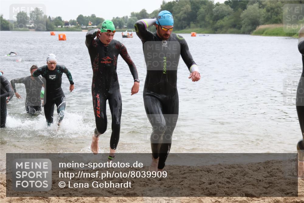 21.06.2025 - 27. Vierlanden-Triathlon Lena Gebhardt http://msf.ph/oto/8039909 15.06.2025 12:54:09 Schwimmen 1102, 1114, 1124, 1125, 1127, 1145, 1158, 1162 meine-sportfotos.de