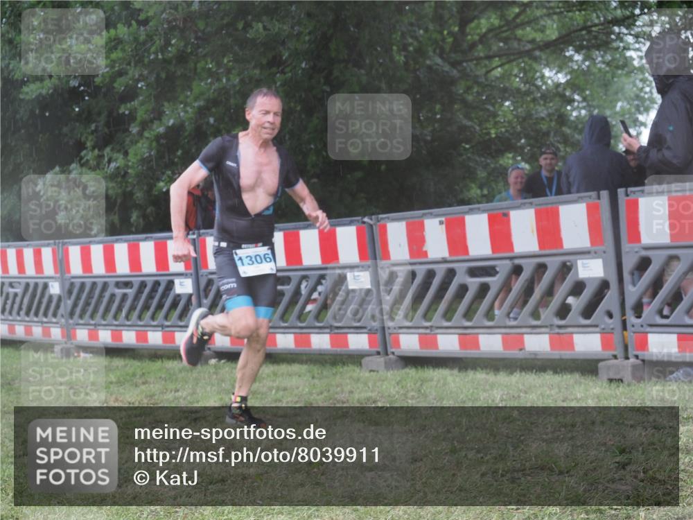 21.06.2025 - 27. Vierlanden-Triathlon KatJ http://msf.ph/oto/8039911 15.06.2025 14:25:06 Ziel 1246, 1306 meine-sportfotos.de