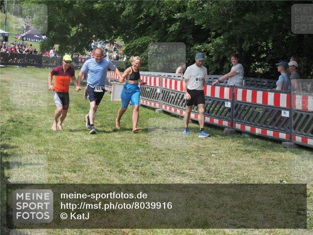 15.06.2025 - 27. Vierlanden-Triathlon KatJ http://msf.ph/oto/8039916 15.06.2025 11:37:32 Schwimmen  meine-sportfotos.de