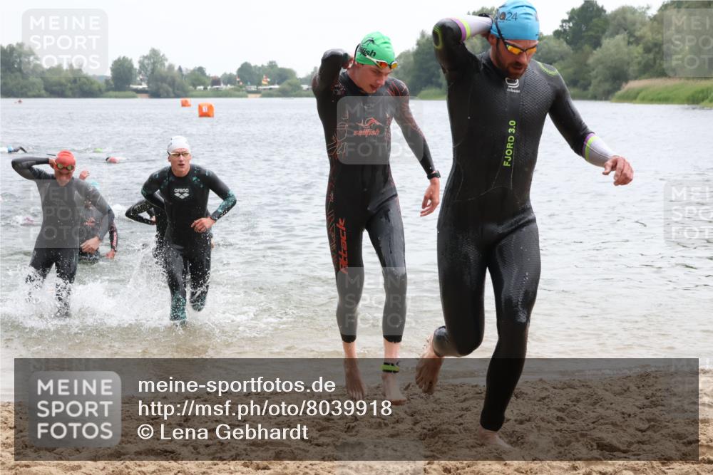 21.06.2025 - 27. Vierlanden-Triathlon Lena Gebhardt http://msf.ph/oto/8039918 15.06.2025 12:54:10 Schwimmen 1102, 1114, 1124, 1125, 1127, 1145, 1158, 1162 meine-sportfotos.de