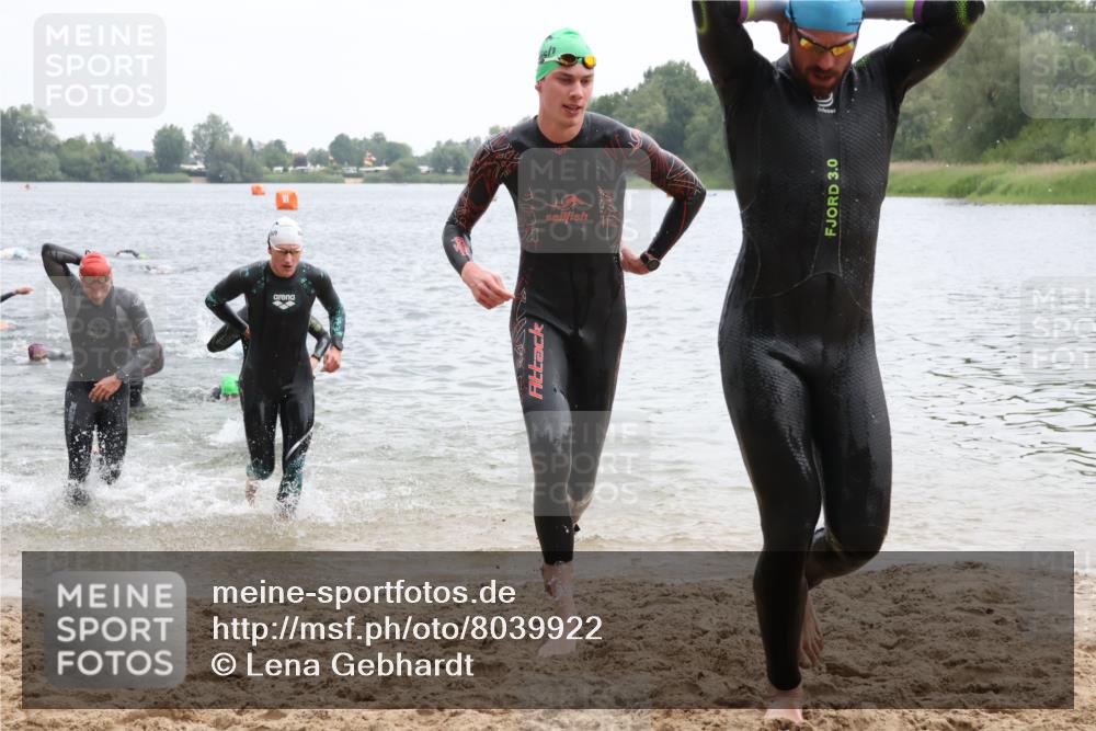 21.06.2025 - 27. Vierlanden-Triathlon Lena Gebhardt http://msf.ph/oto/8039922 15.06.2025 12:54:10 Schwimmen 1102, 1114, 1124, 1125, 1127, 1145, 1158, 1162 meine-sportfotos.de
