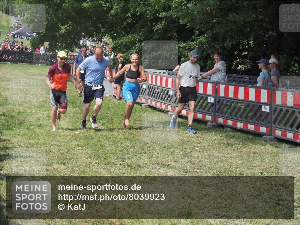 15.06.2025 - 27. Vierlanden-Triathlon KatJ http://msf.ph/oto/8039923 15.06.2025 11:37:32 Schwimmen  meine-sportfotos.de