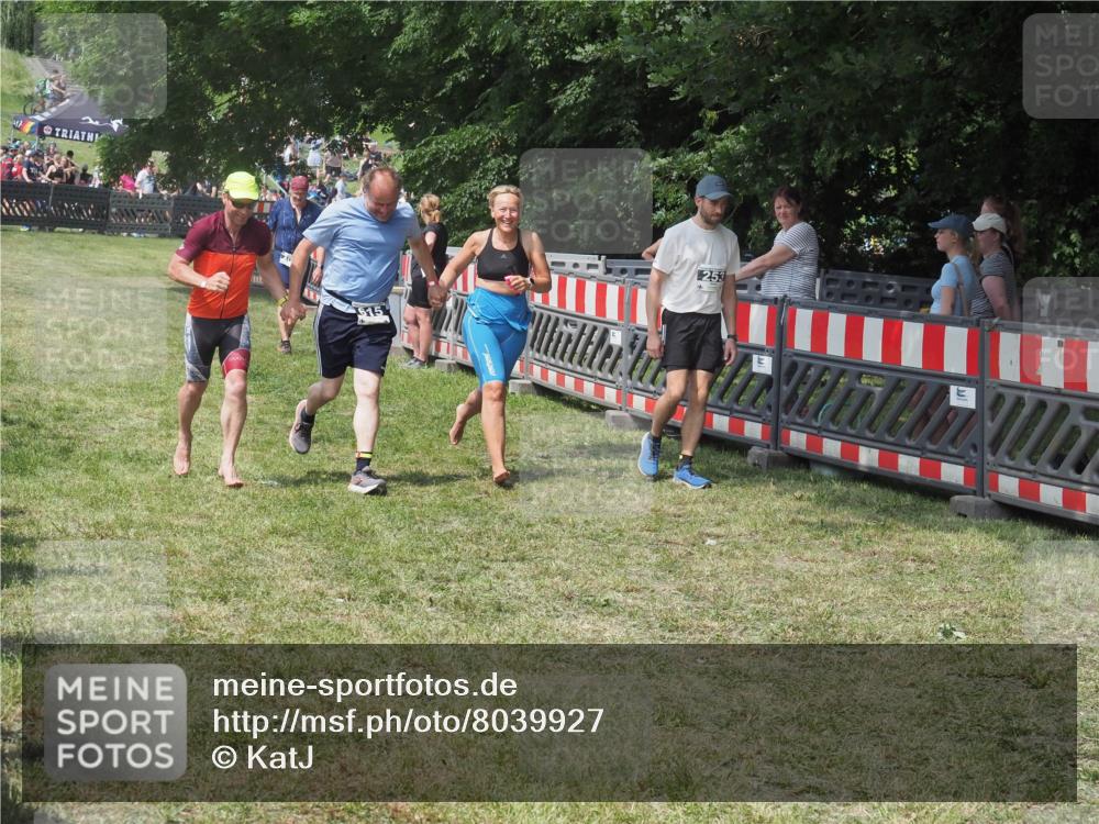 15.06.2025 - 27. Vierlanden-Triathlon KatJ http://msf.ph/oto/8039927 15.06.2025 11:37:32 Schwimmen  meine-sportfotos.de