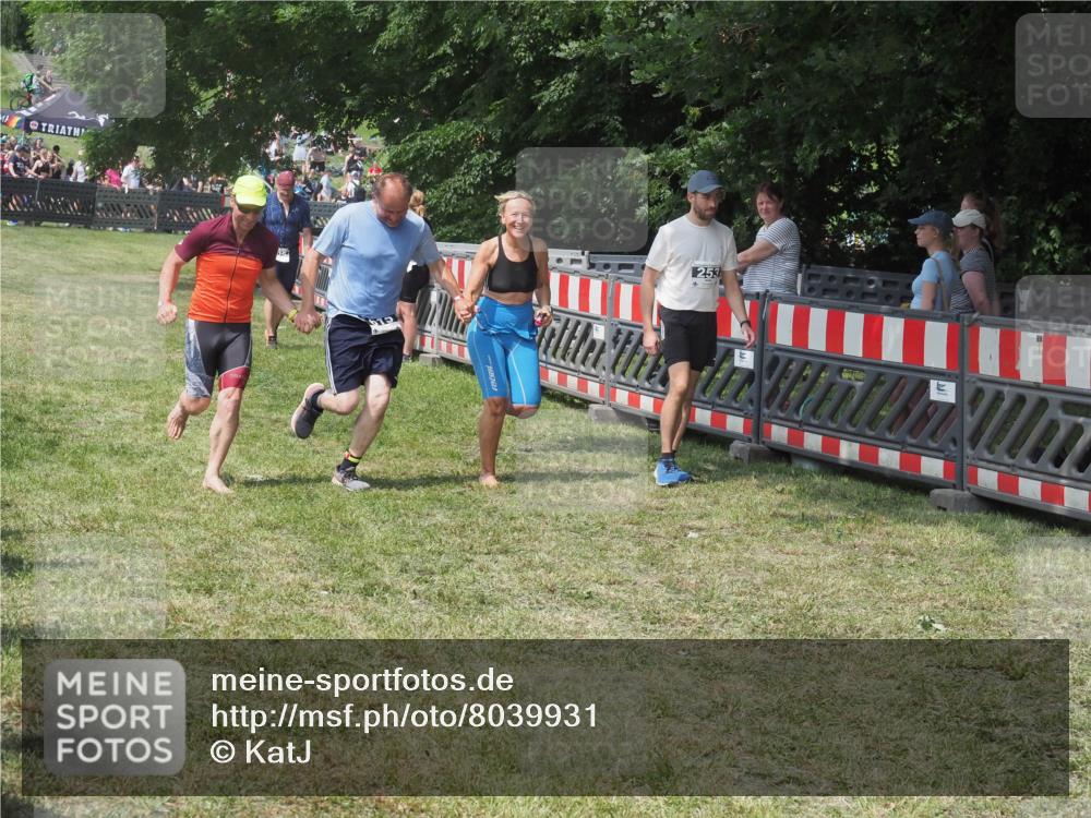 21.06.2025 - 27. Vierlanden-Triathlon KatJ http://msf.ph/oto/8039931 15.06.2025 11:37:32 Schwimmen  meine-sportfotos.de
