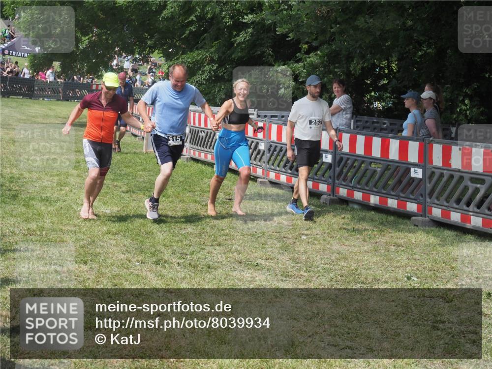 15.06.2025 - 27. Vierlanden-Triathlon KatJ http://msf.ph/oto/8039934 15.06.2025 11:37:32 Schwimmen  meine-sportfotos.de