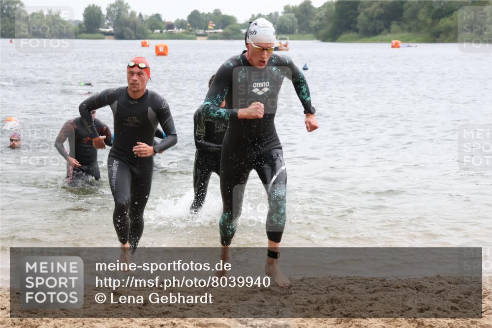 21.06.2025 - 27. Vierlanden-Triathlon Lena Gebhardt http://msf.ph/oto/8039940 15.06.2025 12:54:11 Schwimmen 1102, 1114, 1124, 1125, 1127, 1145, 1158, 1162 meine-sportfotos.de