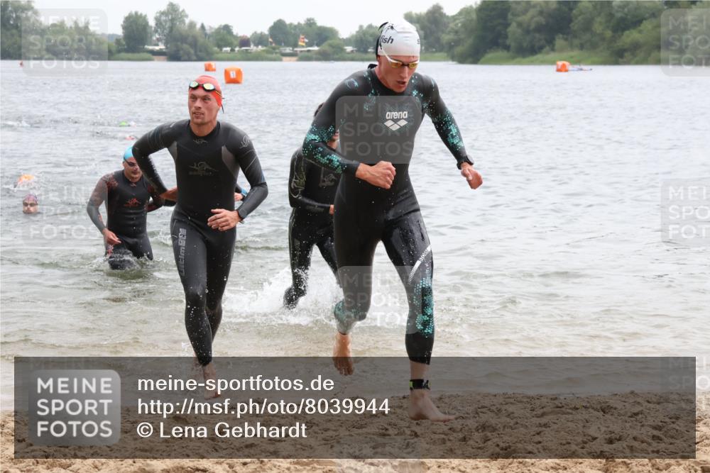 21.06.2025 - 27. Vierlanden-Triathlon Lena Gebhardt http://msf.ph/oto/8039944 15.06.2025 12:54:11 Schwimmen 1102, 1114, 1124, 1125, 1127, 1145, 1158, 1162 meine-sportfotos.de