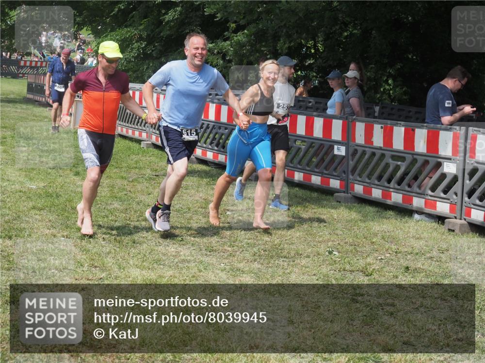 15.06.2025 - 27. Vierlanden-Triathlon KatJ http://msf.ph/oto/8039945 15.06.2025 11:37:33 Schwimmen  meine-sportfotos.de