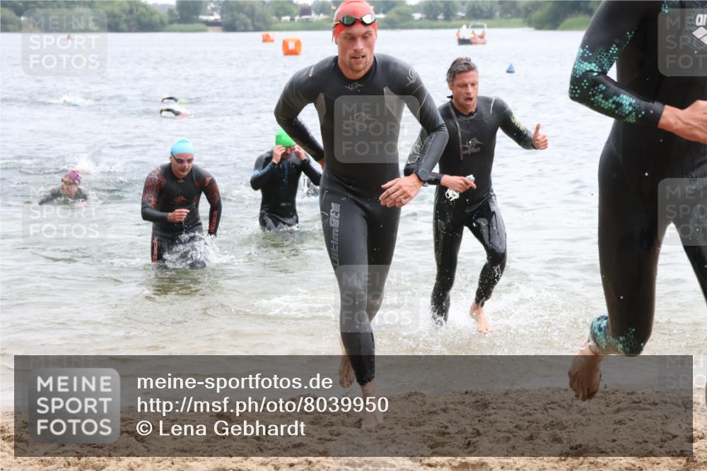 21.06.2025 - 27. Vierlanden-Triathlon Lena Gebhardt http://msf.ph/oto/8039950 15.06.2025 12:54:12 Schwimmen 1102, 1114, 1124, 1125, 1127, 1141, 1145, 1158, 1162 meine-sportfotos.de