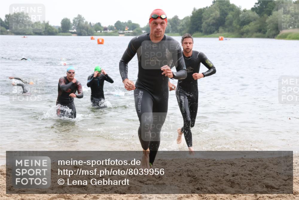21.06.2025 - 27. Vierlanden-Triathlon Lena Gebhardt http://msf.ph/oto/8039956 15.06.2025 12:54:12 Schwimmen 1102, 1114, 1124, 1125, 1127, 1141, 1145, 1158, 1162 meine-sportfotos.de