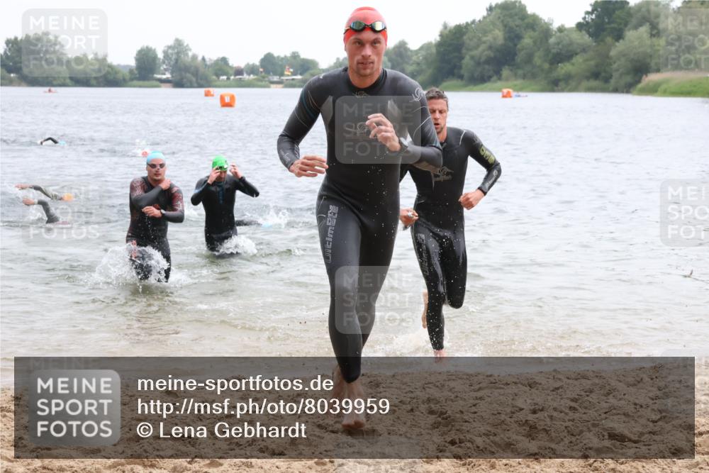 21.06.2025 - 27. Vierlanden-Triathlon Lena Gebhardt http://msf.ph/oto/8039959 15.06.2025 12:54:13 Schwimmen 1102, 1114, 1124, 1125, 1127, 1141, 1145, 1147, 1158, 1162 meine-sportfotos.de