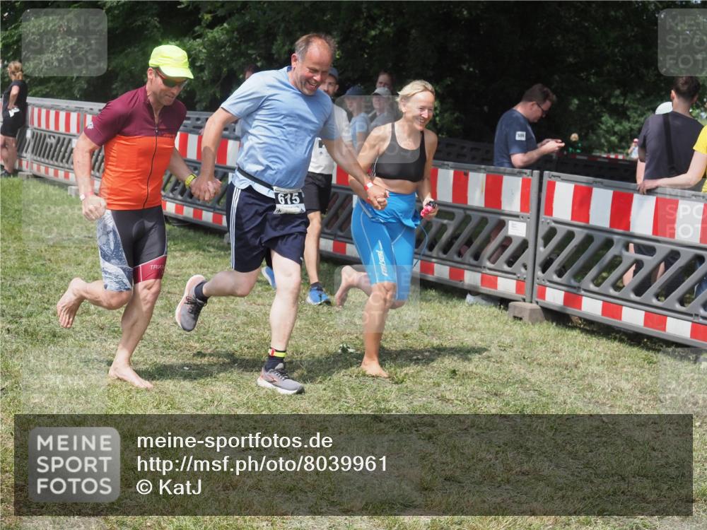 15.06.2025 - 27. Vierlanden-Triathlon KatJ http://msf.ph/oto/8039961 15.06.2025 11:37:33 Schwimmen  meine-sportfotos.de