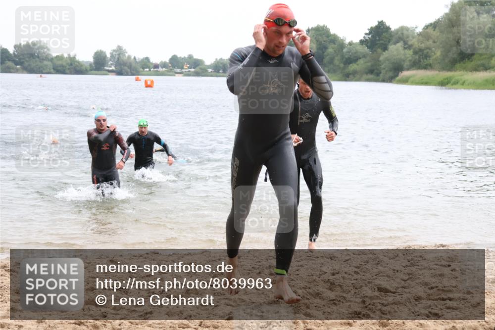 21.06.2025 - 27. Vierlanden-Triathlon Lena Gebhardt http://msf.ph/oto/8039963 15.06.2025 12:54:13 Schwimmen 1102, 1114, 1124, 1125, 1127, 1141, 1145, 1147, 1158, 1162 meine-sportfotos.de