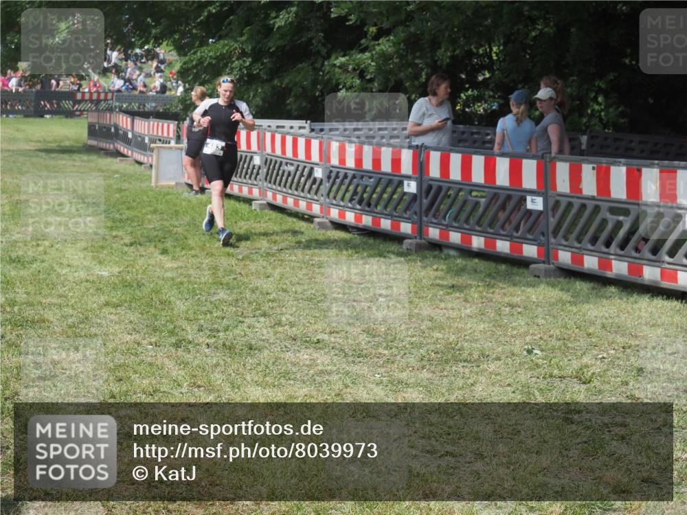 15.06.2025 - 27. Vierlanden-Triathlon KatJ http://msf.ph/oto/8039973 15.06.2025 11:37:43 Schwimmen  meine-sportfotos.de