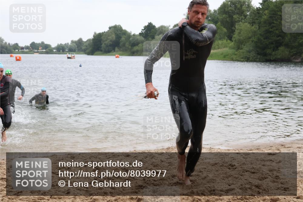 21.06.2025 - 27. Vierlanden-Triathlon Lena Gebhardt http://msf.ph/oto/8039977 15.06.2025 12:54:14 Schwimmen 1102, 1114, 1124, 1125, 1127, 1141, 1145, 1147, 1158, 1162 meine-sportfotos.de