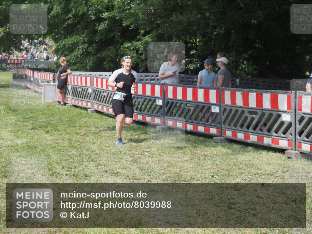 15.06.2025 - 27. Vierlanden-Triathlon KatJ http://msf.ph/oto/8039988 15.06.2025 11:37:44 Schwimmen  meine-sportfotos.de