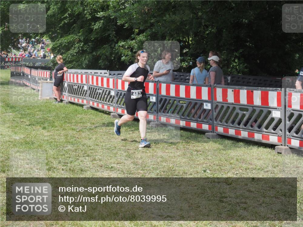 15.06.2025 - 27. Vierlanden-Triathlon KatJ http://msf.ph/oto/8039995 15.06.2025 11:37:44 Schwimmen  meine-sportfotos.de