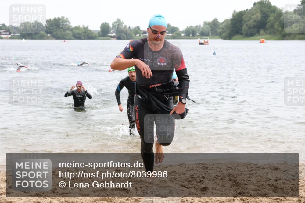 21.06.2025 - 27. Vierlanden-Triathlon Lena Gebhardt http://msf.ph/oto/8039996 15.06.2025 12:54:16 Schwimmen 1102, 1114, 1124, 1125, 1127, 1141, 1145, 1147, 1158, 1162 meine-sportfotos.de