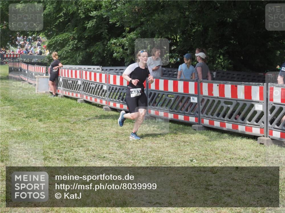 15.06.2025 - 27. Vierlanden-Triathlon KatJ http://msf.ph/oto/8039999 15.06.2025 11:37:44 Schwimmen  meine-sportfotos.de