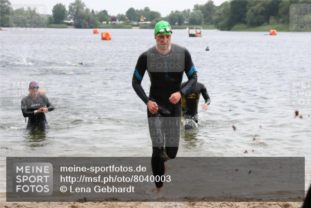 21.06.2025 - 27. Vierlanden-Triathlon Lena Gebhardt http://msf.ph/oto/8040003 15.06.2025 12:54:17 Schwimmen 1102, 1103, 1114, 1124, 1125, 1127, 1141, 1145, 1147, 1158, 1162 meine-sportfotos.de