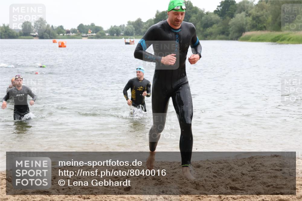 21.06.2025 - 27. Vierlanden-Triathlon Lena Gebhardt http://msf.ph/oto/8040016 15.06.2025 12:54:18 Schwimmen 1102, 1103, 1114, 1124, 1125, 1127, 1141, 1145, 1147, 1158, 1162 meine-sportfotos.de