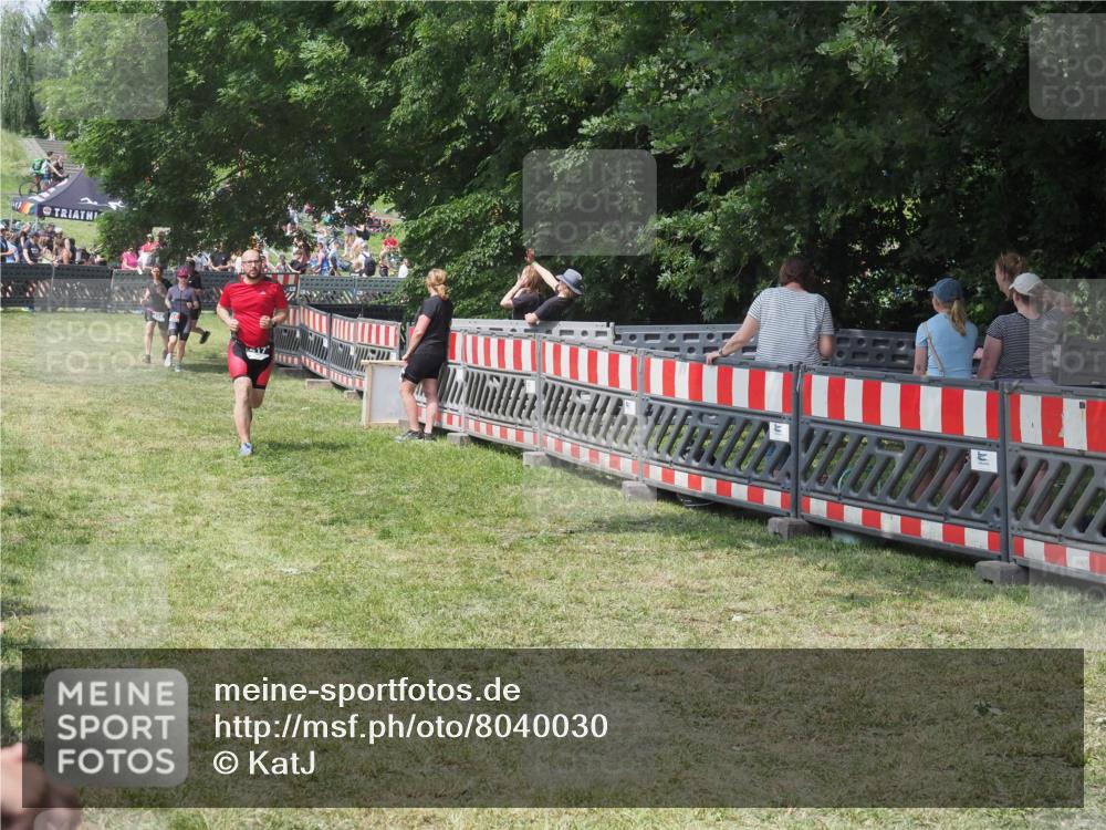 15.06.2025 - 27. Vierlanden-Triathlon KatJ http://msf.ph/oto/8040030 15.06.2025 11:38:16 Schwimmen  meine-sportfotos.de