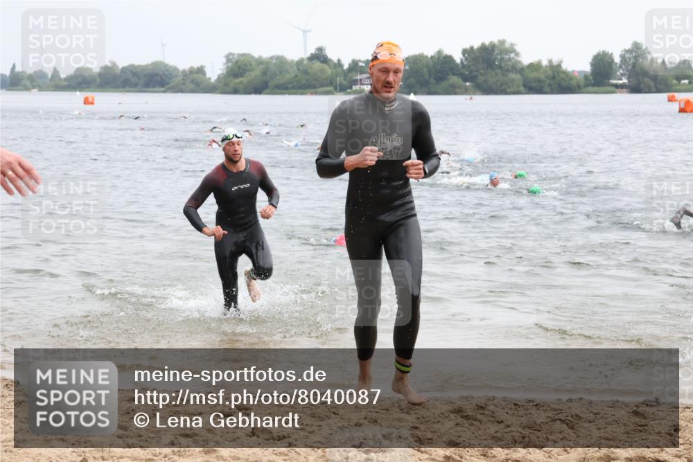 21.06.2025 - 27. Vierlanden-Triathlon Lena Gebhardt http://msf.ph/oto/8040087 15.06.2025 12:54:43 Schwimmen 1097, 1115, 1137, 1138, 1143, 1154, 1157 meine-sportfotos.de