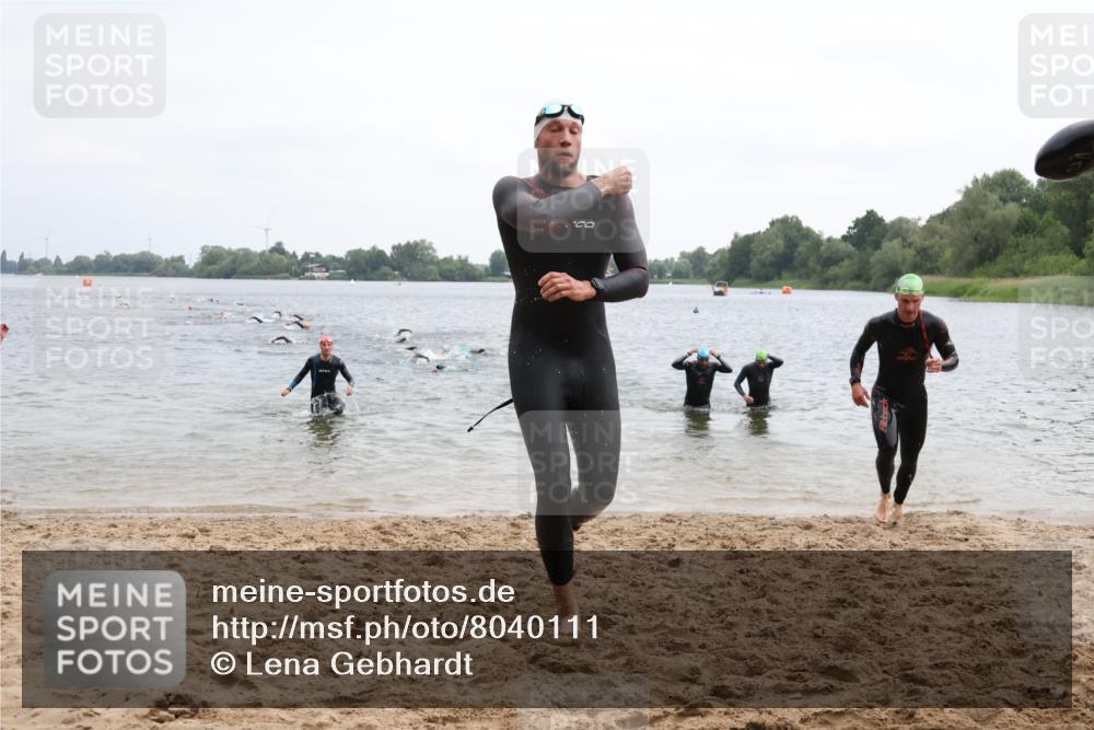 21.06.2025 - 27. Vierlanden-Triathlon Lena Gebhardt http://msf.ph/oto/8040111 15.06.2025 12:54:47 Schwimmen 1097, 1115, 1137, 1138, 1143, 1146, 1153, 1154, 1157 meine-sportfotos.de