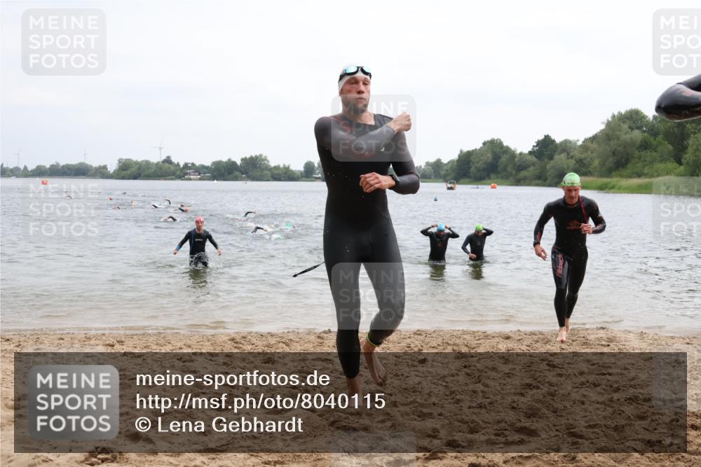 21.06.2025 - 27. Vierlanden-Triathlon Lena Gebhardt http://msf.ph/oto/8040115 15.06.2025 12:54:47 Schwimmen 1097, 1115, 1137, 1138, 1143, 1146, 1153, 1154, 1157 meine-sportfotos.de