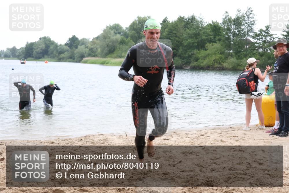 21.06.2025 - 27. Vierlanden-Triathlon Lena Gebhardt http://msf.ph/oto/8040119 15.06.2025 12:54:48 Schwimmen 1097, 1115, 1137, 1138, 1143, 1146, 1153, 1154, 1157 meine-sportfotos.de