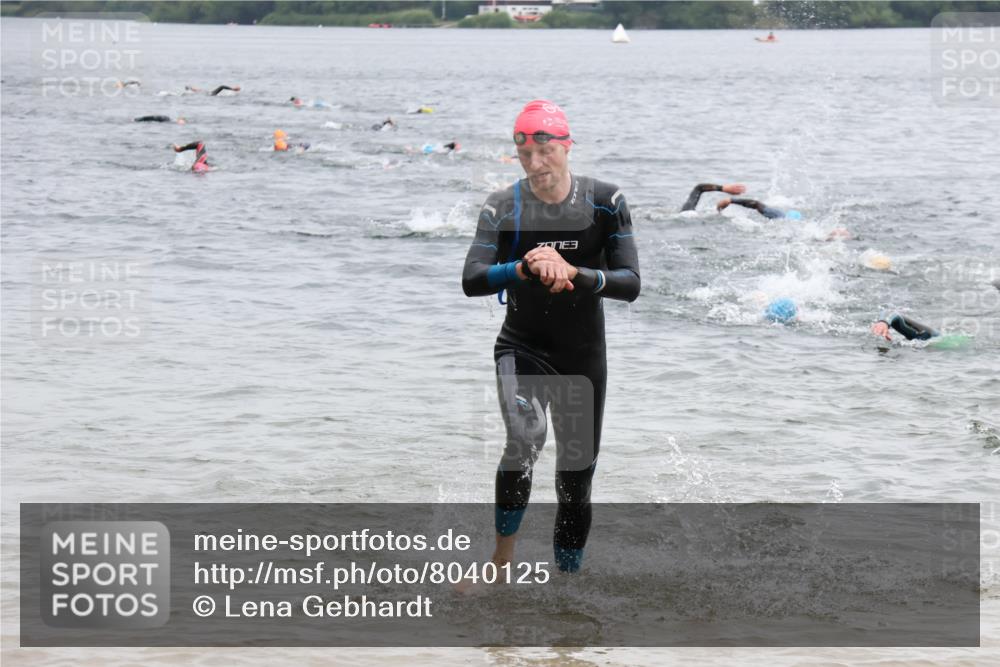 21.06.2025 - 27. Vierlanden-Triathlon Lena Gebhardt http://msf.ph/oto/8040125 15.06.2025 12:54:50 Schwimmen 1097, 1115, 1137, 1138, 1143, 1146, 1153, 1154, 1157 meine-sportfotos.de