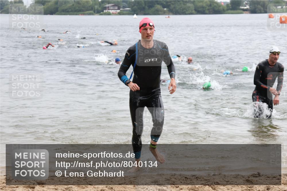 21.06.2025 - 27. Vierlanden-Triathlon Lena Gebhardt http://msf.ph/oto/8040134 15.06.2025 12:54:51 Schwimmen 1097, 1115, 1137, 1138, 1143, 1146, 1153, 1154, 1157 meine-sportfotos.de