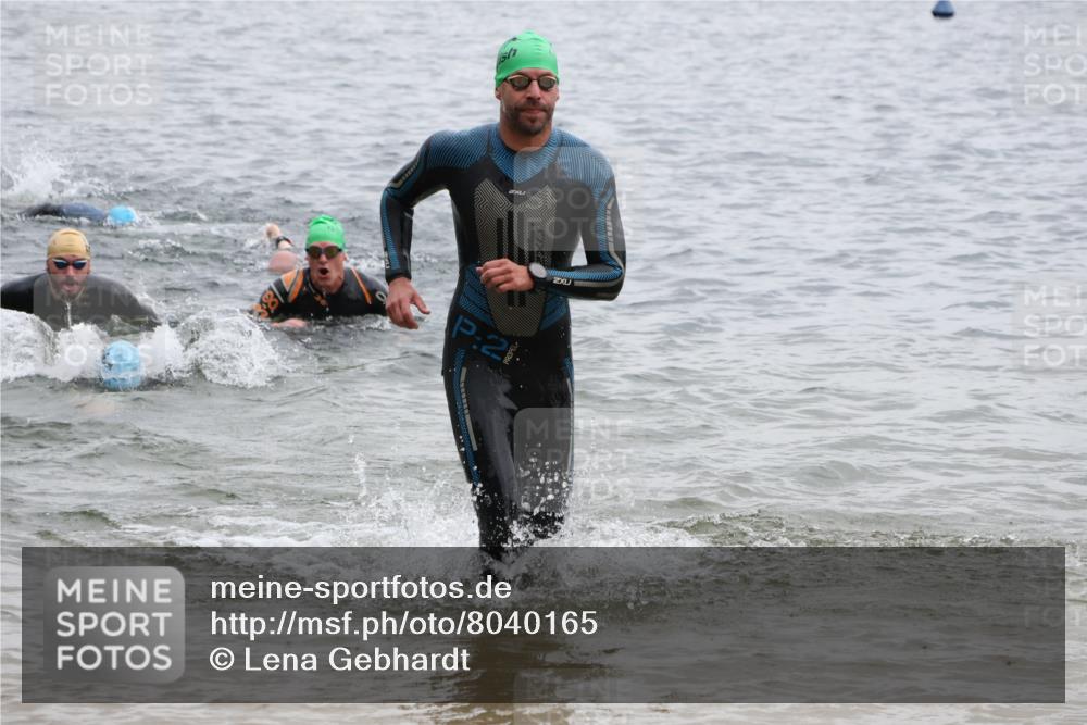 21.06.2025 - 27. Vierlanden-Triathlon Lena Gebhardt http://msf.ph/oto/8040165 15.06.2025 12:54:59 Schwimmen 1120, 1136, 1138, 1146, 1153, 1155, 1157, 1161 meine-sportfotos.de