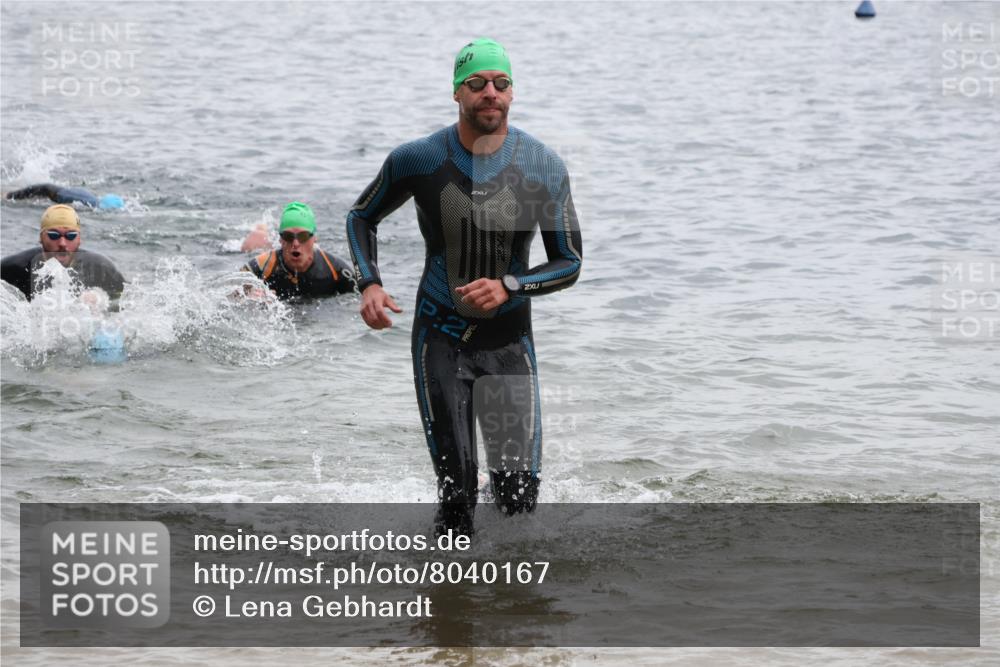 21.06.2025 - 27. Vierlanden-Triathlon Lena Gebhardt http://msf.ph/oto/8040167 15.06.2025 12:54:59 Schwimmen 1120, 1136, 1138, 1146, 1153, 1155, 1157, 1161 meine-sportfotos.de
