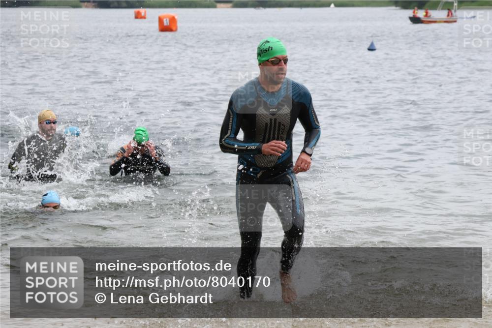 21.06.2025 - 27. Vierlanden-Triathlon Lena Gebhardt http://msf.ph/oto/8040170 15.06.2025 12:55:00 Schwimmen 1120, 1136, 1138, 1146, 1153, 1155, 1157, 1161 meine-sportfotos.de