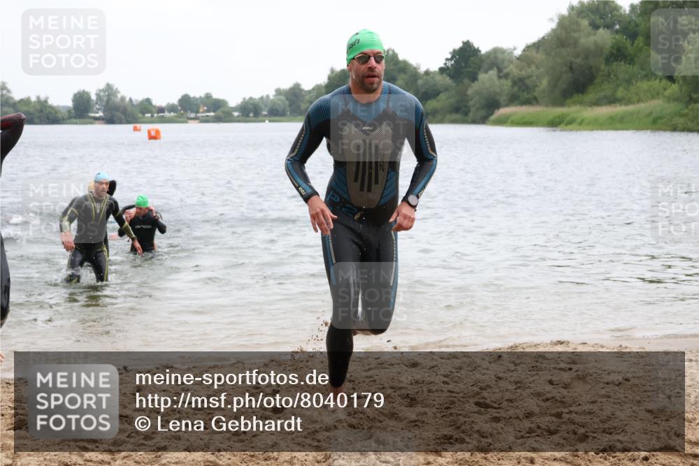 21.06.2025 - 27. Vierlanden-Triathlon Lena Gebhardt http://msf.ph/oto/8040179 15.06.2025 12:55:02 Schwimmen 1107, 1120, 1136, 1138, 1146, 1153, 1155, 1157, 1161 meine-sportfotos.de