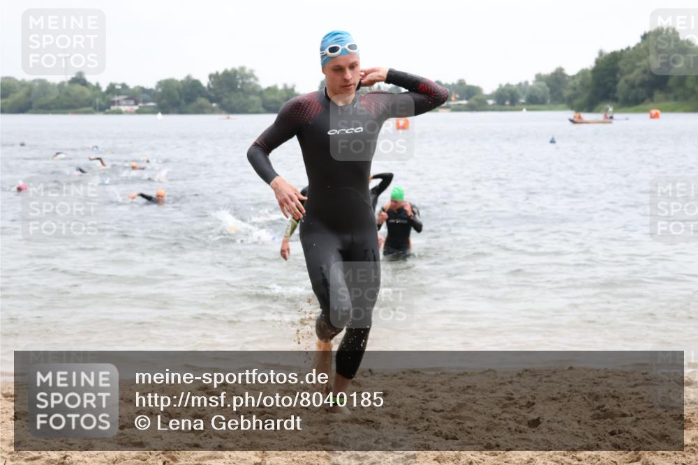21.06.2025 - 27. Vierlanden-Triathlon Lena Gebhardt http://msf.ph/oto/8040185 15.06.2025 12:55:03 Schwimmen 1107, 1120, 1126, 1136, 1146, 1153, 1155, 1157, 1161 meine-sportfotos.de