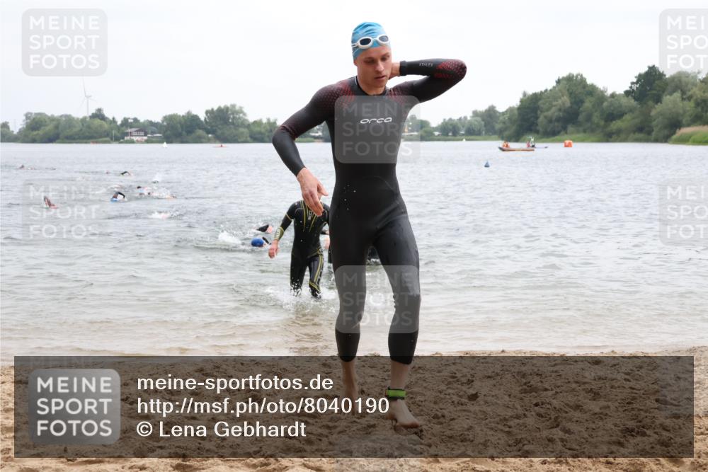 21.06.2025 - 27. Vierlanden-Triathlon Lena Gebhardt http://msf.ph/oto/8040190 15.06.2025 12:55:04 Schwimmen 1107, 1120, 1126, 1128, 1136, 1146, 1153, 1155, 1161 meine-sportfotos.de