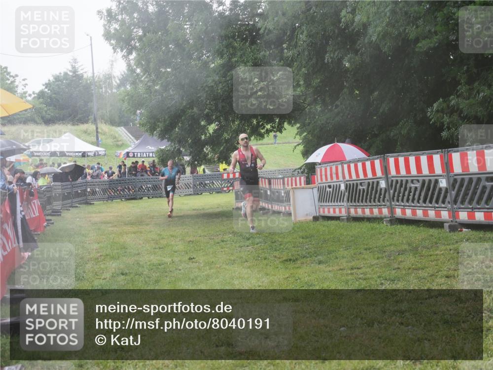 21.06.2025 - 27. Vierlanden-Triathlon KatJ http://msf.ph/oto/8040191 15.06.2025 14:27:02 Ziel 1256, 1305 meine-sportfotos.de