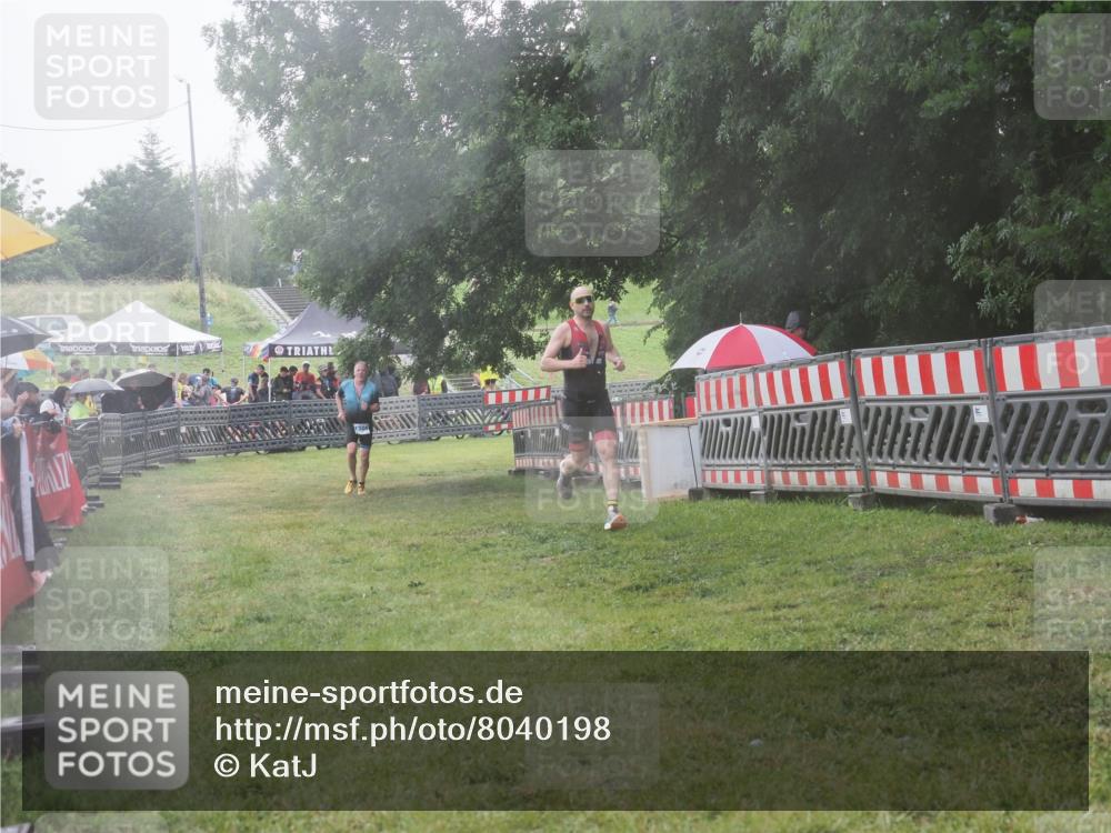 21.06.2025 - 27. Vierlanden-Triathlon KatJ http://msf.ph/oto/8040198 15.06.2025 14:27:03 Ziel 1256, 1305 meine-sportfotos.de
